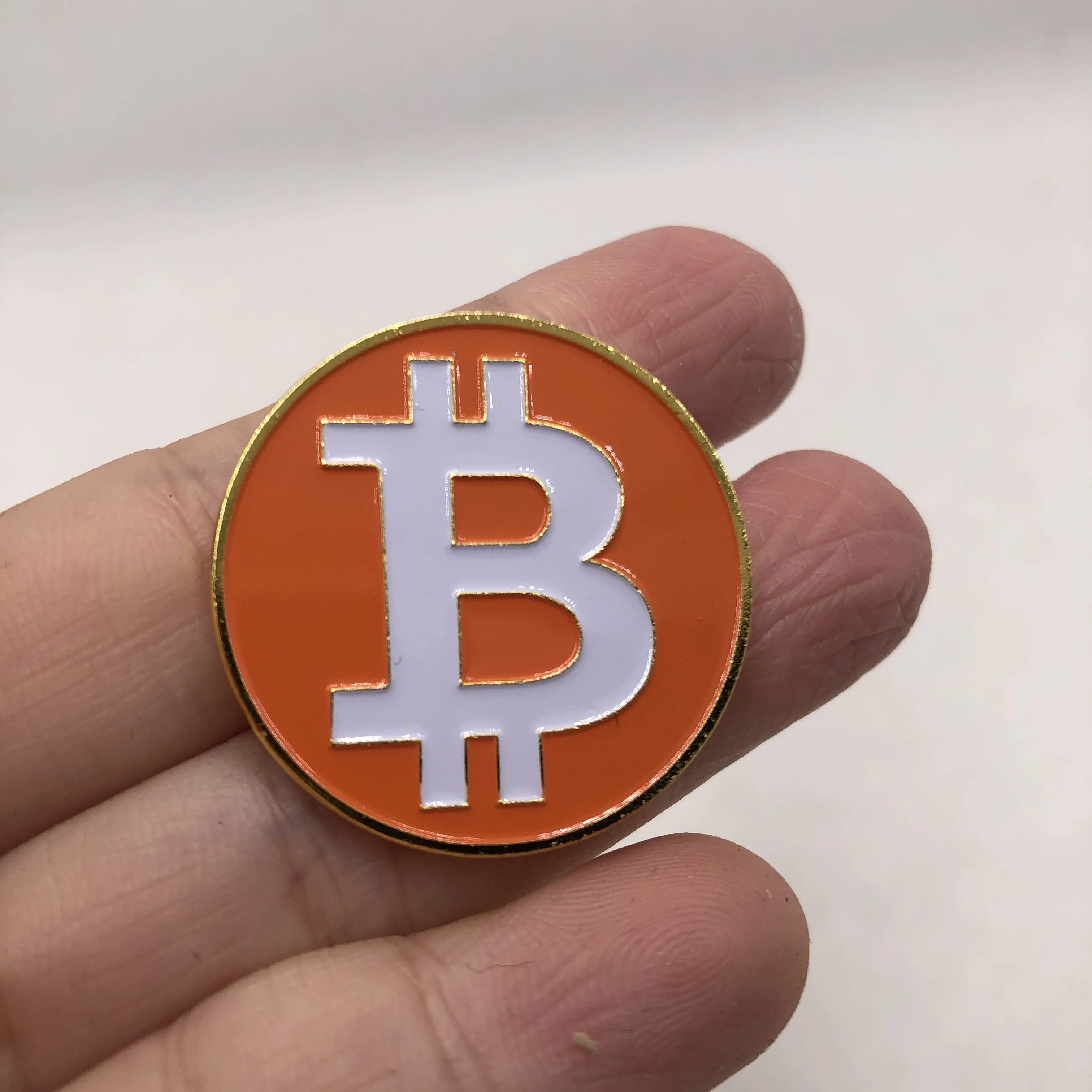 3mm Creative Souvenir Zinc Alolly Bitcoin BTC Brooch Fashion High Quality it Coin Art Collection Physical Gold Commemorative