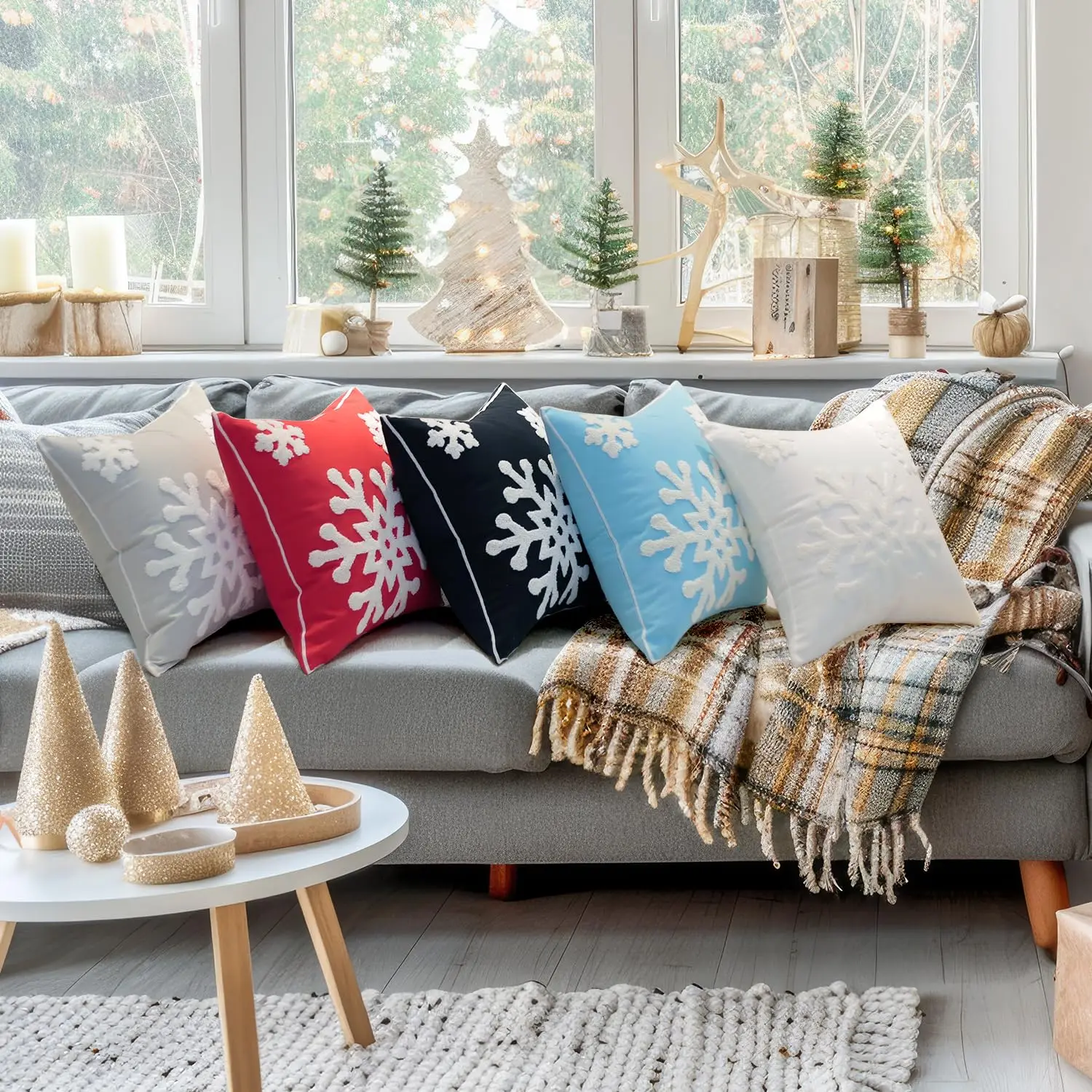 Soft Square Christmas Snowflake Home Decorative Canvas Cotton Embroidery Throw Pillow Covers 18x18 Cushion Pillowcases for Sofa