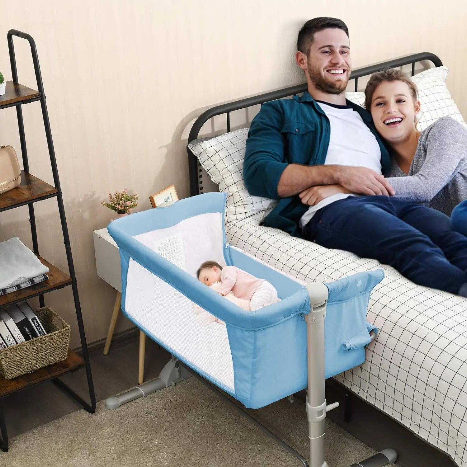 Baby Bedside Crib, Newborn Bassinet Bedside Sleeper, Adjustable Height, Detachable &Washable Mattress, Breathable Mesh, Straps