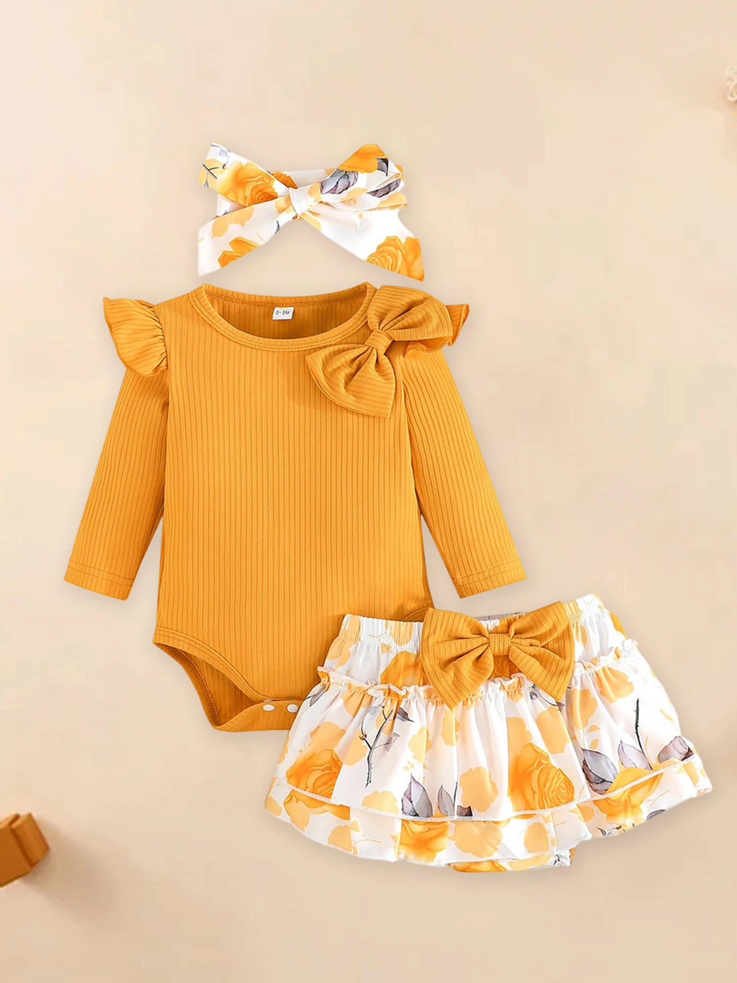 Romper lengan panjang 3 potong untuk bayi perempuan yang menggemaskan dengan detail pita, ikat kepala senada, dan rok bermotif