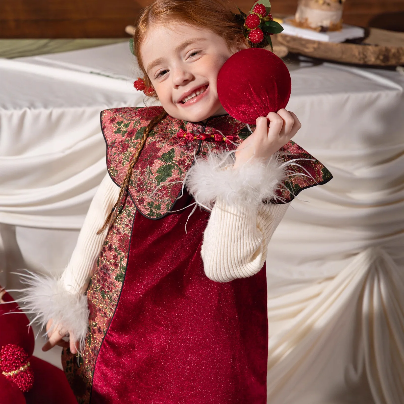 فساتين حمراء للفتيات والأطفال لخريف وشتاء 2025 على الطراز الصيني فستان جديد للأطفال ملابس السنة الجديدة