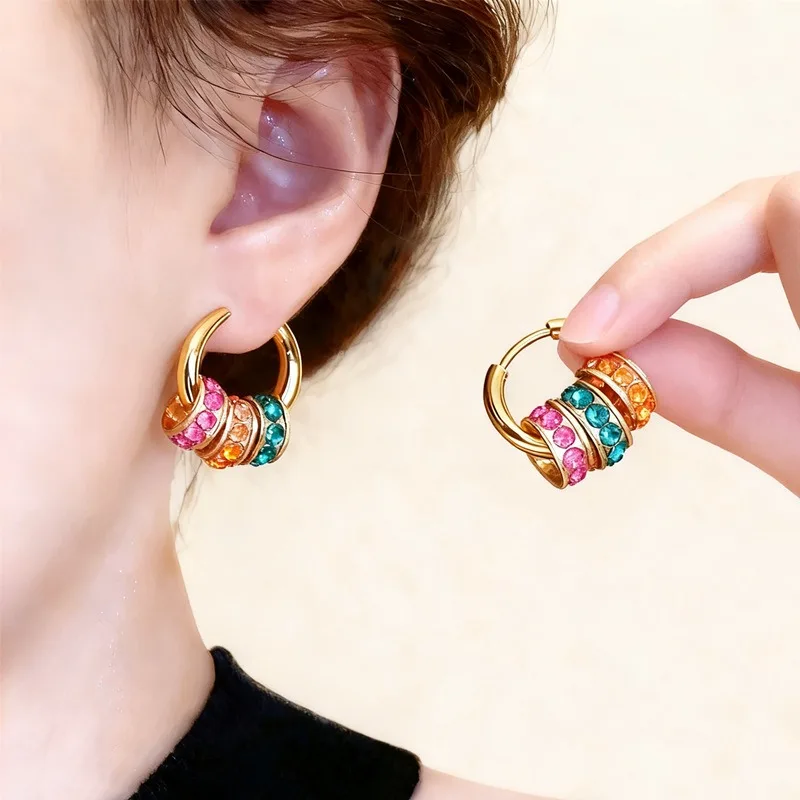

Fashionable color three circle ear buckle for women, niche high-end design, French exquisite earring accessories