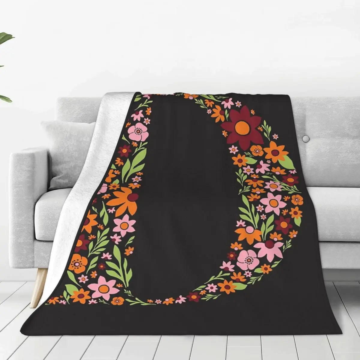 Retro Floral Letter D Blankets Flannel Lightweight Sofa Throw Blankets For Home Bedroom Outdoor Throws Bedspread Quilt