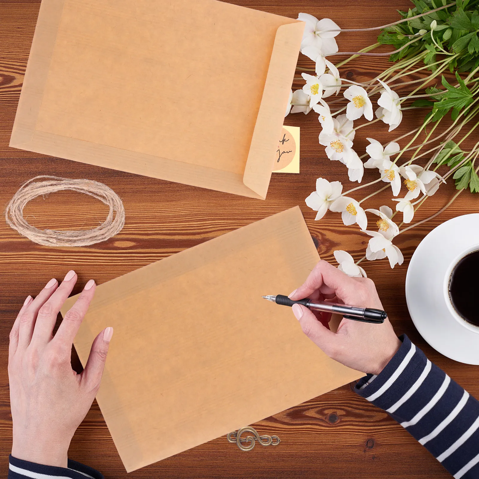 

50Pcs 229x162mm Eco Friendly Kraft Paper Envelopes Blank Versatile Mini Envelopes for Thank You Notes Business Cards Wedding