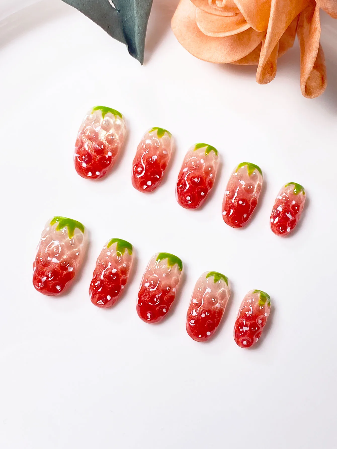 10 قطع من أظافر اللوز الحمراء المصنوعة يدويًا على شكل عين القطة الحمراء على شكل فراولة لطيفة ورقيقة لفن الأظافر. #5