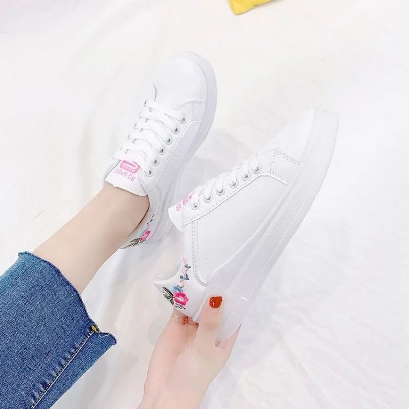 2024 Autumn Women Fashion Casual Shoes for Women Outdoors Lace Up Comfortable Versatile Woman Sneakers designer shoes