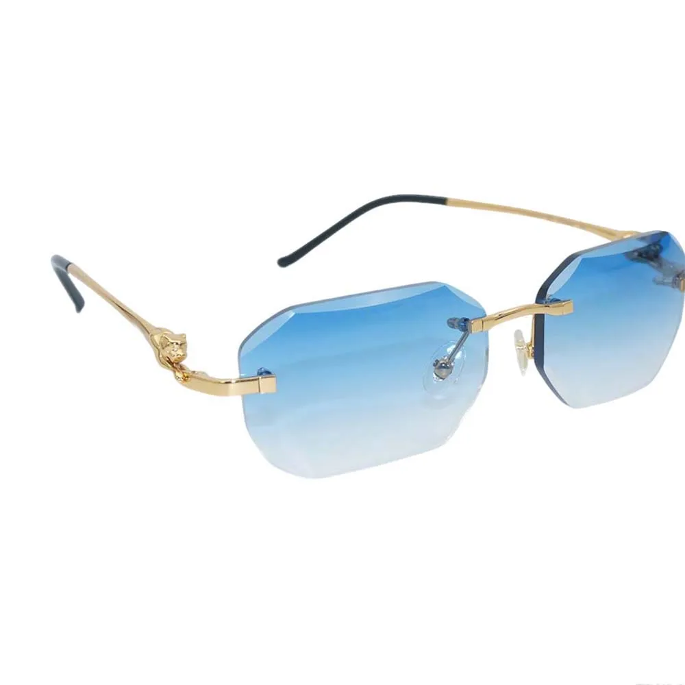 نظارات شمسية فاخرة، مصنوعة بدقة لرفع أسلوبك - حيث يلتقي التصميم الخالد فاخرًا غير معابرًا