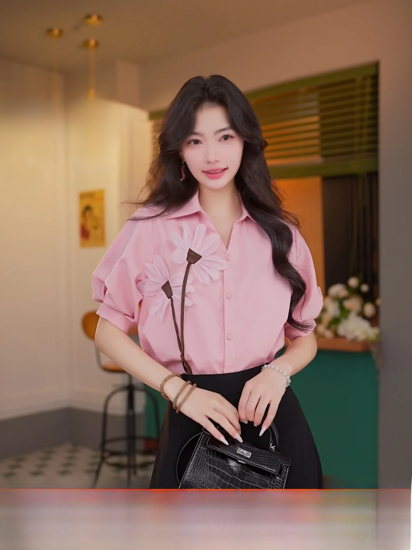 

Свободная женская розовая блузка с 3D-декором, винтажный стиль, для повседневной носки, из полиэстера, с V-образным вырезом, на пуговицах