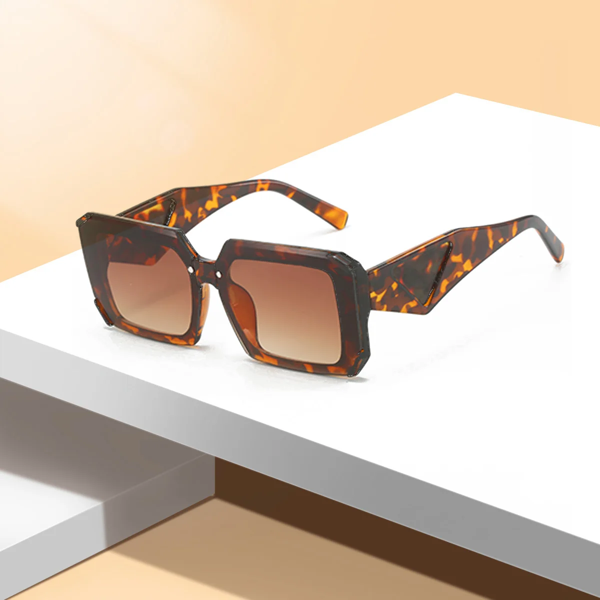 Vintage Sonnenbrille Für Frauen Große Größe Quadratische Modische Sonnenbrille Retro Stil Gläser Shades Weibliche Brillen UV400 Brillen
