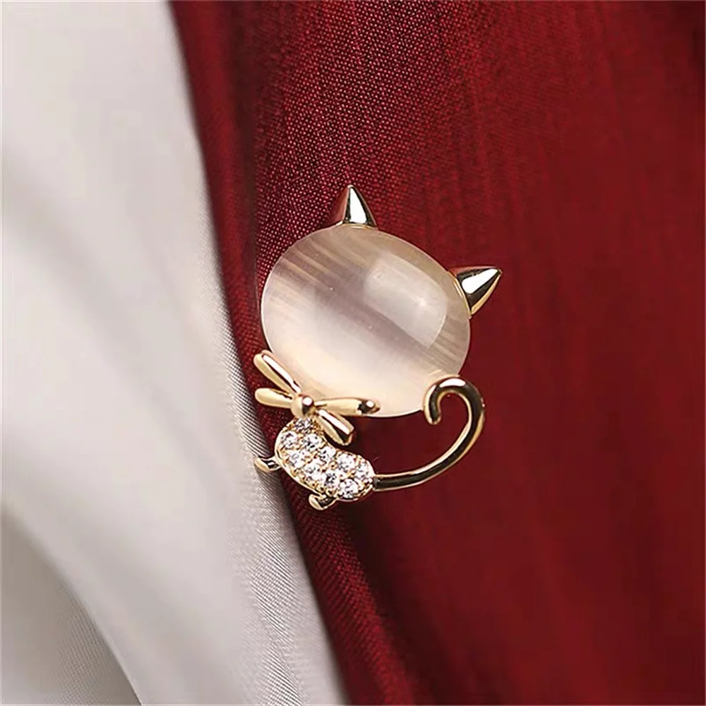 

Exquisite CZ Y2K Cute Cat Women's Brooch Fashion Luxury Zircon Animal Metal Bow Tie Lapel Pins Clothing Jewelry Accessories Gift