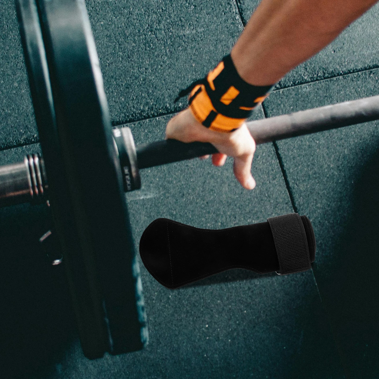 

Силовые противоскользящие браслеты, подъемные бинты, подтягивающие штанги, подушечки для рук, фитнес-зал