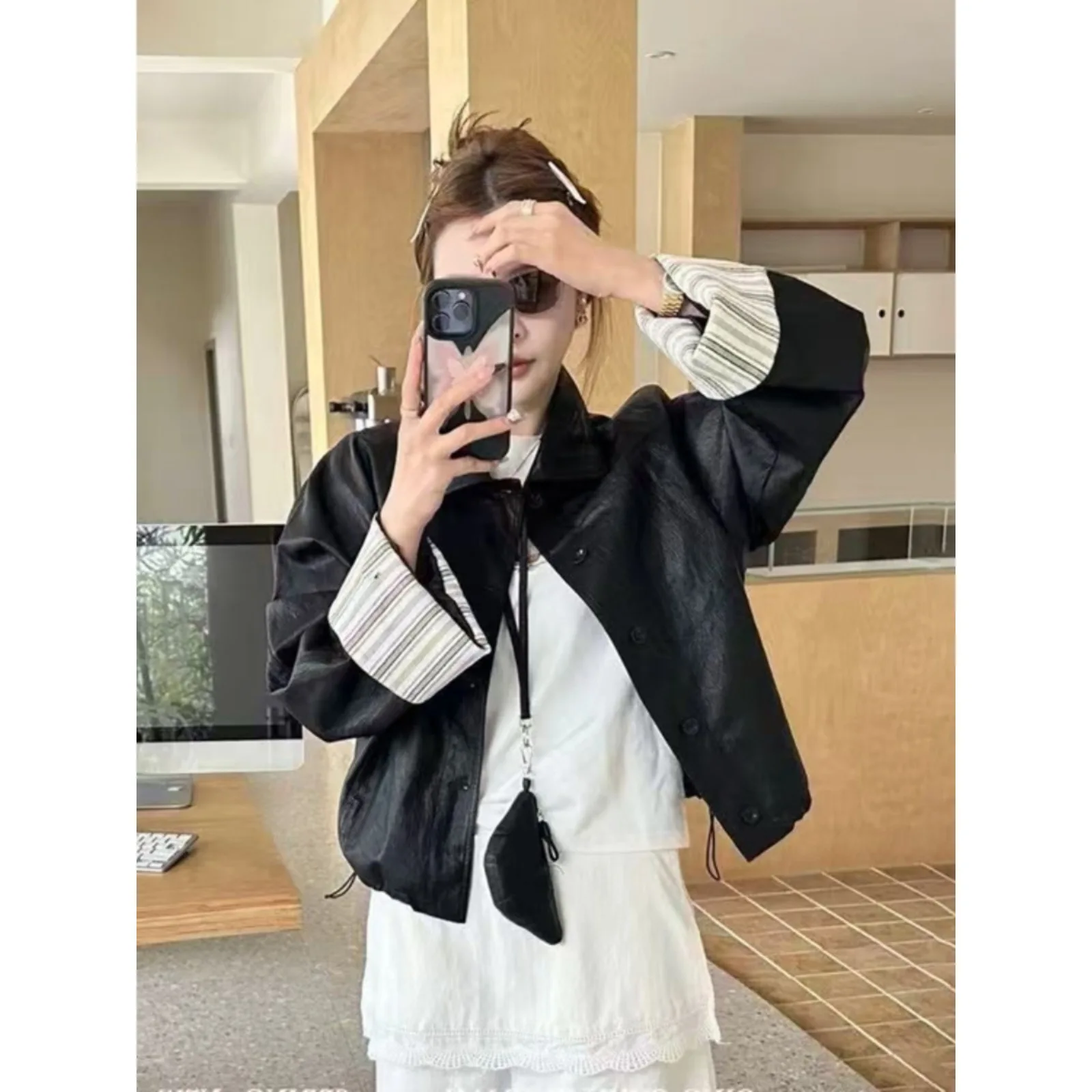 معاطف نسائية من الجلد الصناعي سترة من البولي يوريثان بياقة مقلوبة وأكمام طويلة واحدة الصدر فضفاضة ملابس الشارع الشهير لخريف وشتاء 2025 #4