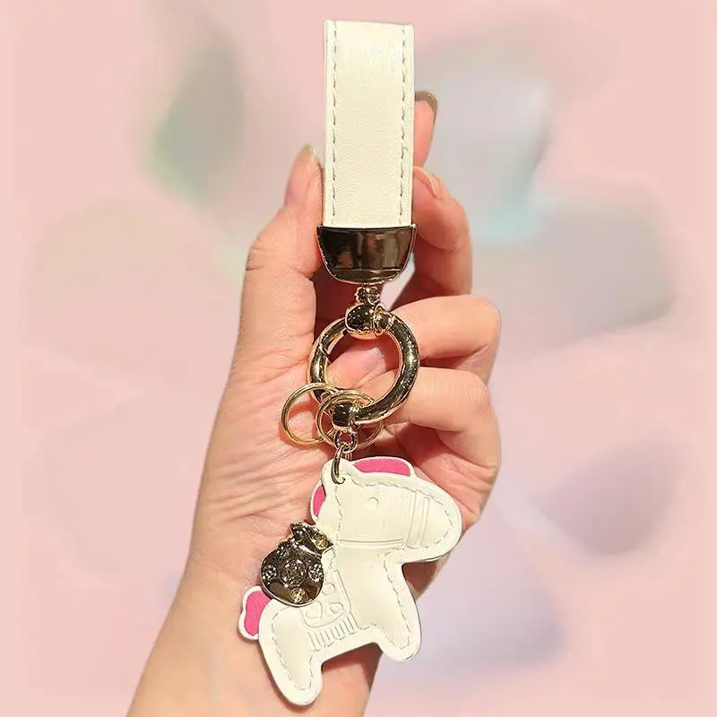 سلسلة مفاتيح على شكل حصان؛ إكسسوار جلدي ساحر؛ حلقة مفاتيح لحقيبة المال على شكل حصان محظوظ؛ هدية فريدة من نوعها للعام الجديد. #2