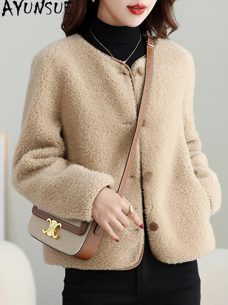 เสื้อโค้ทขนสัตว์แท้ 100% ยี่ห้อ AYUNSUE สำหรับผู้หญิง ทำจากขนแกะแท้ แจ็คเก็ตขนแกะสำหรับฤดูใบไม้ร่วงและฤดูหนาว เสื้อผ้าขนสัตว์ผสม รุ่นใหม่ล่าสุดสำหรับผู้หญิง ประจำปี 2025