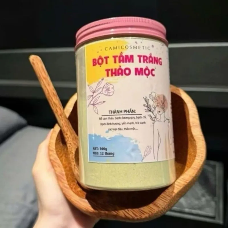 

Натуральный скраб для тела Bot Tam Trang Thao Moc 500г/бутылка: осветляющий, отшелушивающий, выравнивающий тон кожи, придающий сияние.