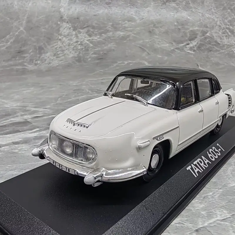 1/43 Tatra 603 Alloy Luxury Vintage Sedan Model Simulation Diecast Metal Classic Retro Parade Vehicles Car Model Collection Gift