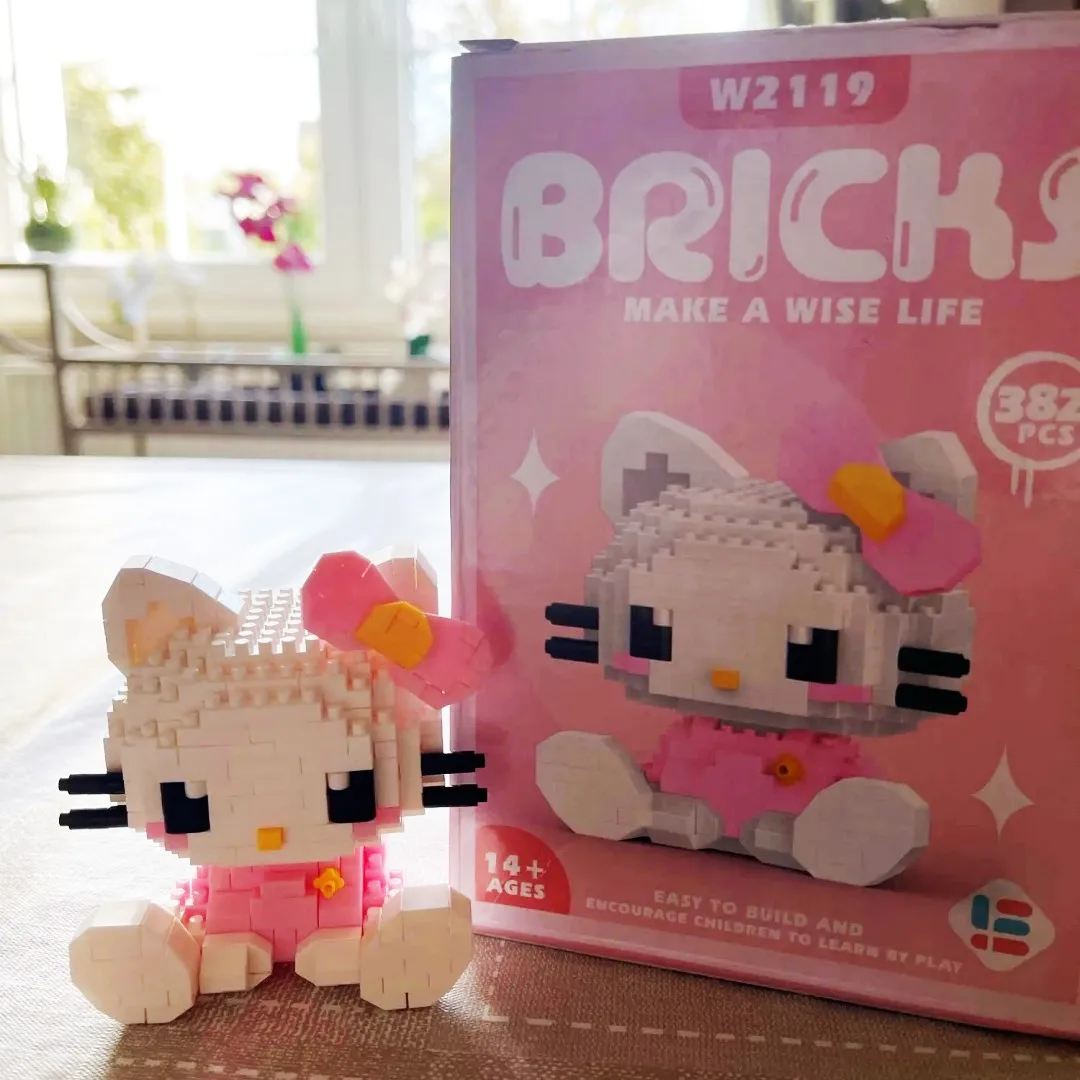 

Sanrio Hello Kitty New Building Block Anime Figure Kuromi Assembled Toys Decorative Ornament Model Children's Puzzle Dolls Gifts