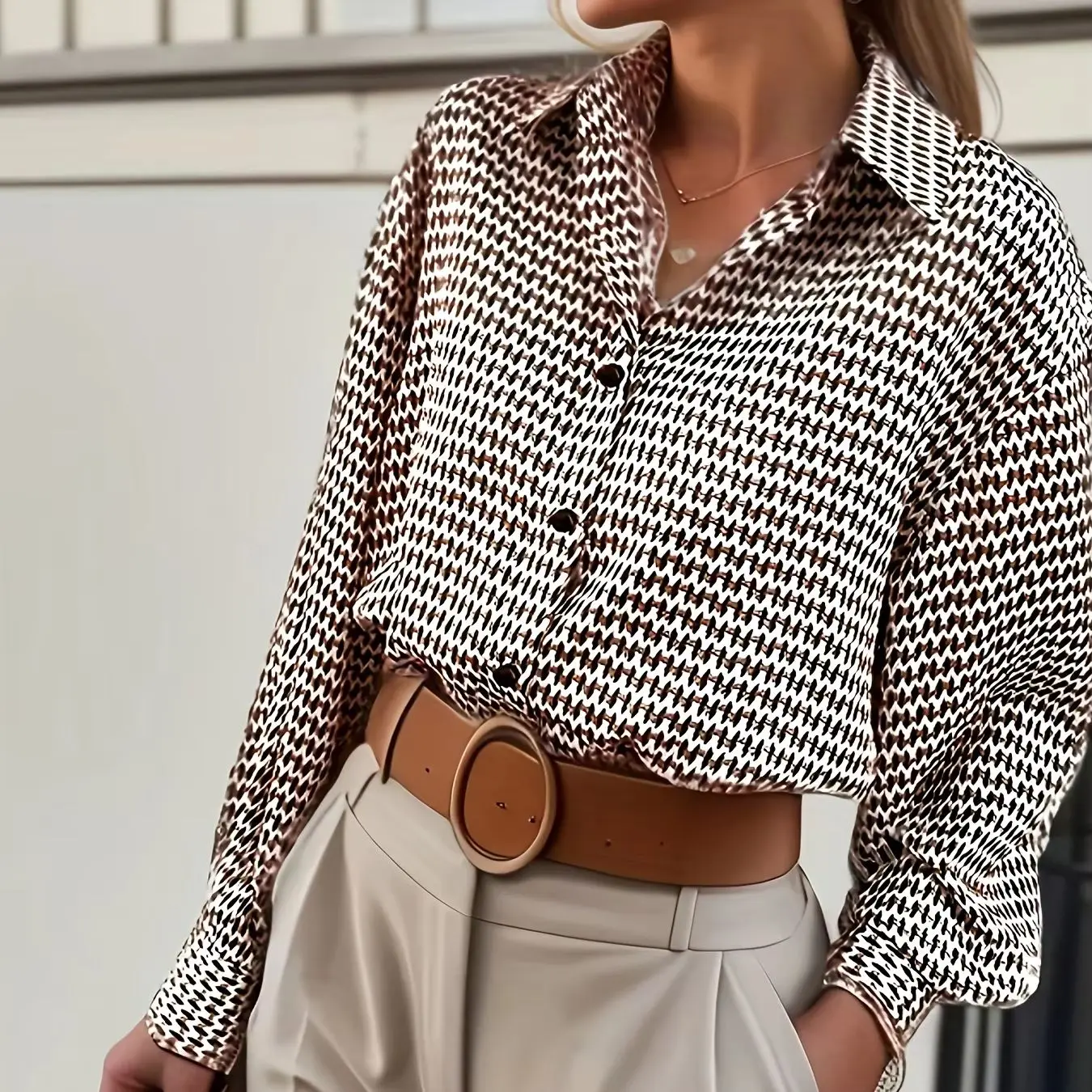 Ladies' Casual, Fashionable, Comfortable Printed Single Row Button-Up Lapel Long-Sleeved Shirt