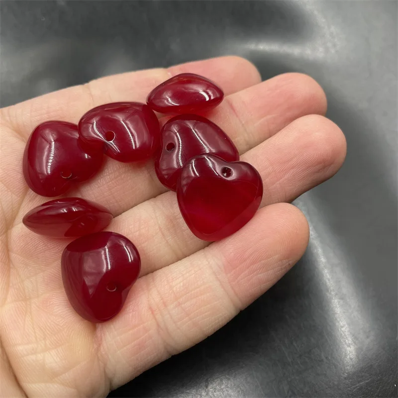 Cheap Jade Wine Red Chalcedony Agate Small Heart Pendant Chicken Hearts Pendant Heart-Shaped Jade Pendant