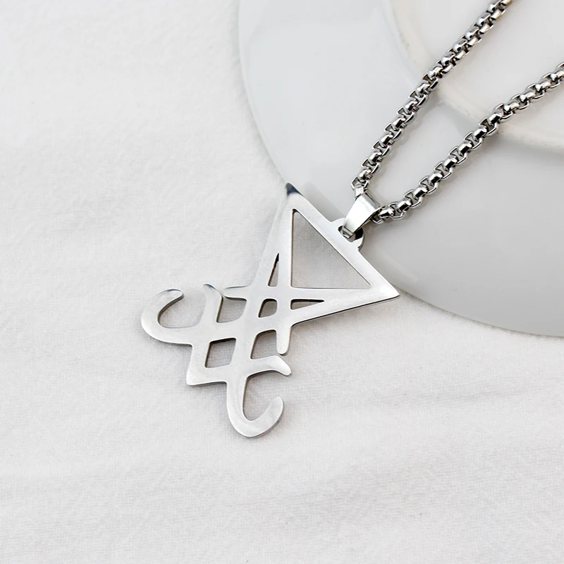 الموضة الكلاسيكية قلادة شيطان الجانب من قلادة شيطانية ختم Sigil رمز كورونزون قلادة الشيطان الخماسي مجوهرات هدايا