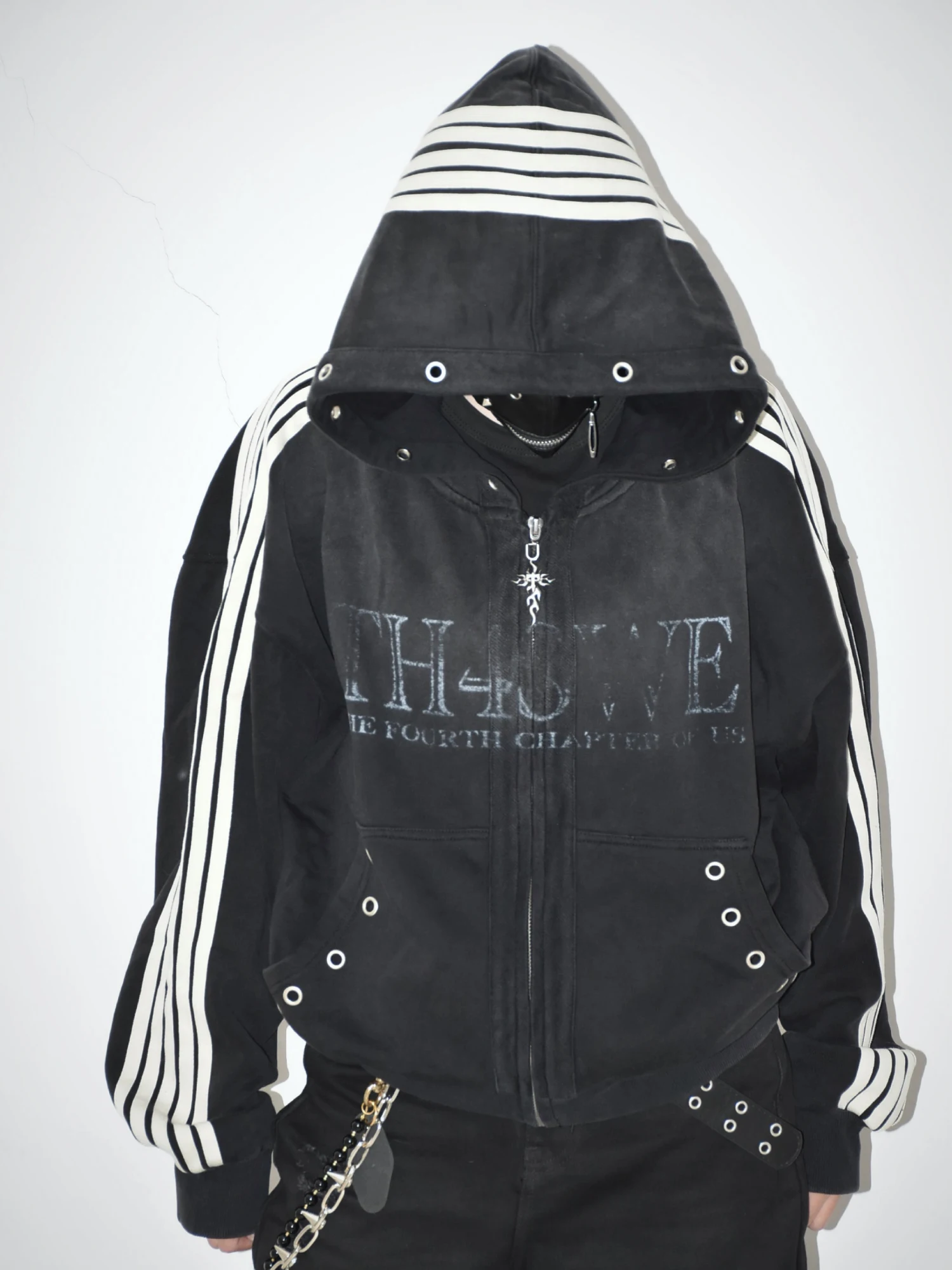 TH4SWE Washed Hooded Jacket Short Casual Style Five Straps Unisex Sweatshirt Cardigan Popular Design Cotton Material Long Sleeve