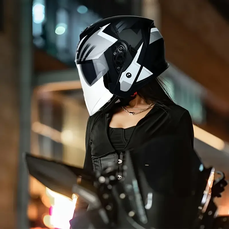 

Black&White Motorcycle Helmet, Half Coverage Double Windshield Lens All Seasons Safety Protective Helmet For Men Women