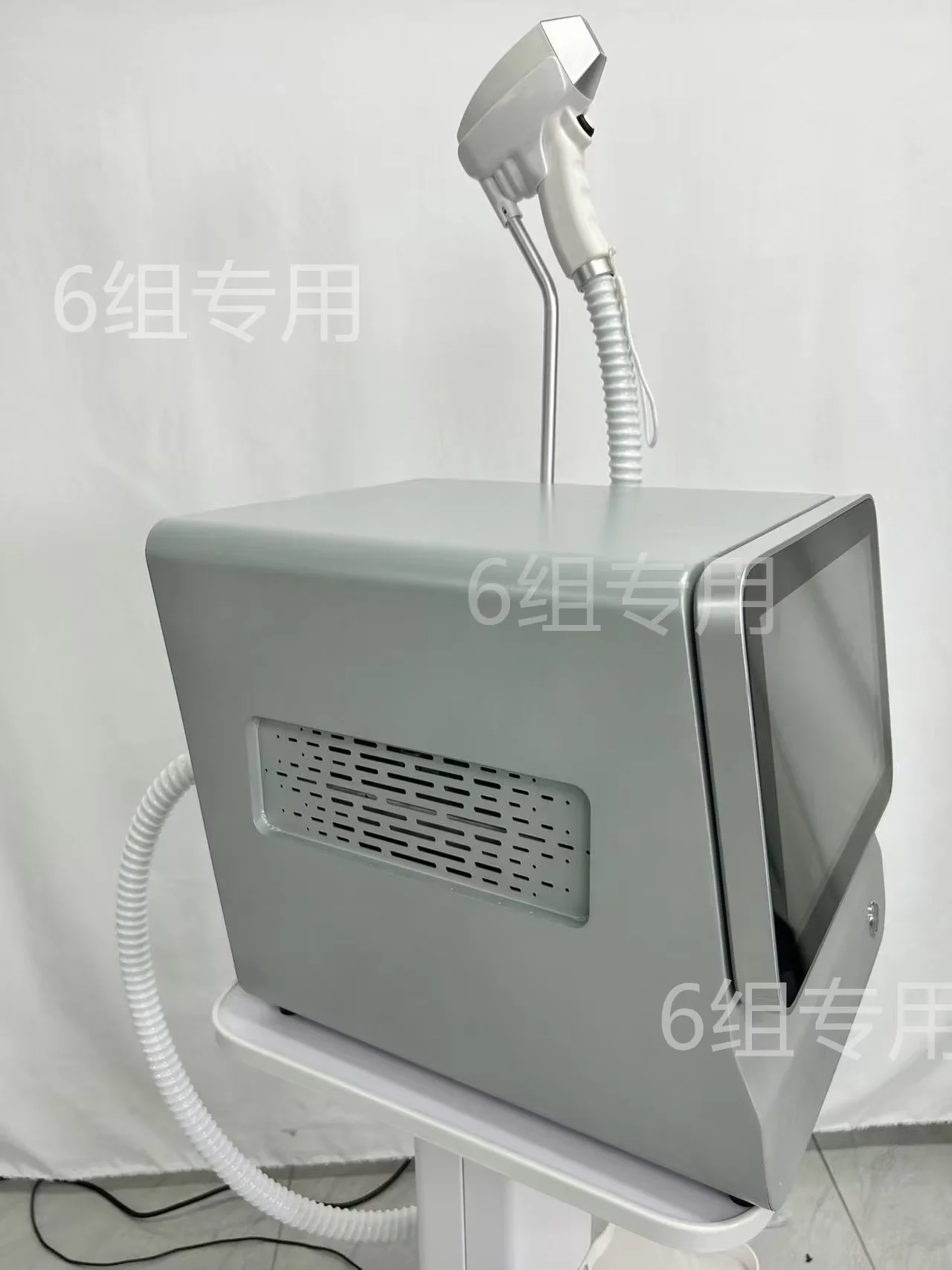 

4000W Professional Laser Hair Removal Machine Alexandrit Diode Triple Wave 808nm 755nm 1064nm White Ice Titanium Laser Epilator