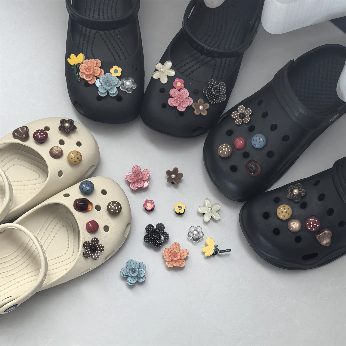 Clog Charm Polka Dot Flower Premium Decoration for Clog Shoes Fall Retro Brown Caramel Wavy Flower PVC Lightweight