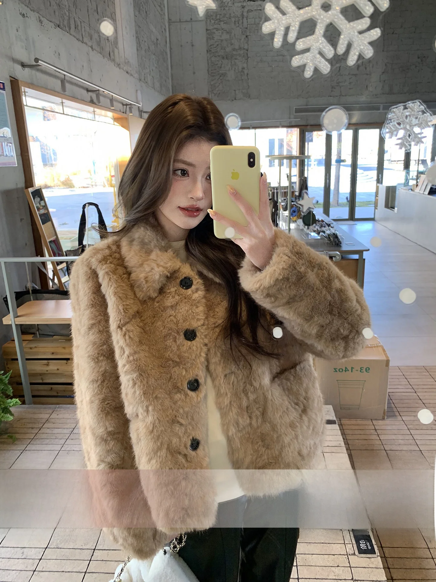 

Экологичная женская зимняя модная куртка из искусственного меха класса люкс от Aviva on Earth Store