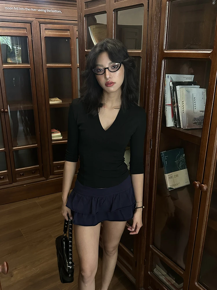 Yedinas V-neck Streetwear Black T Shirt Women Clothes Half Sleeve Korean Fashion Slim Summer Tops Tees Female Clothing T-shirt