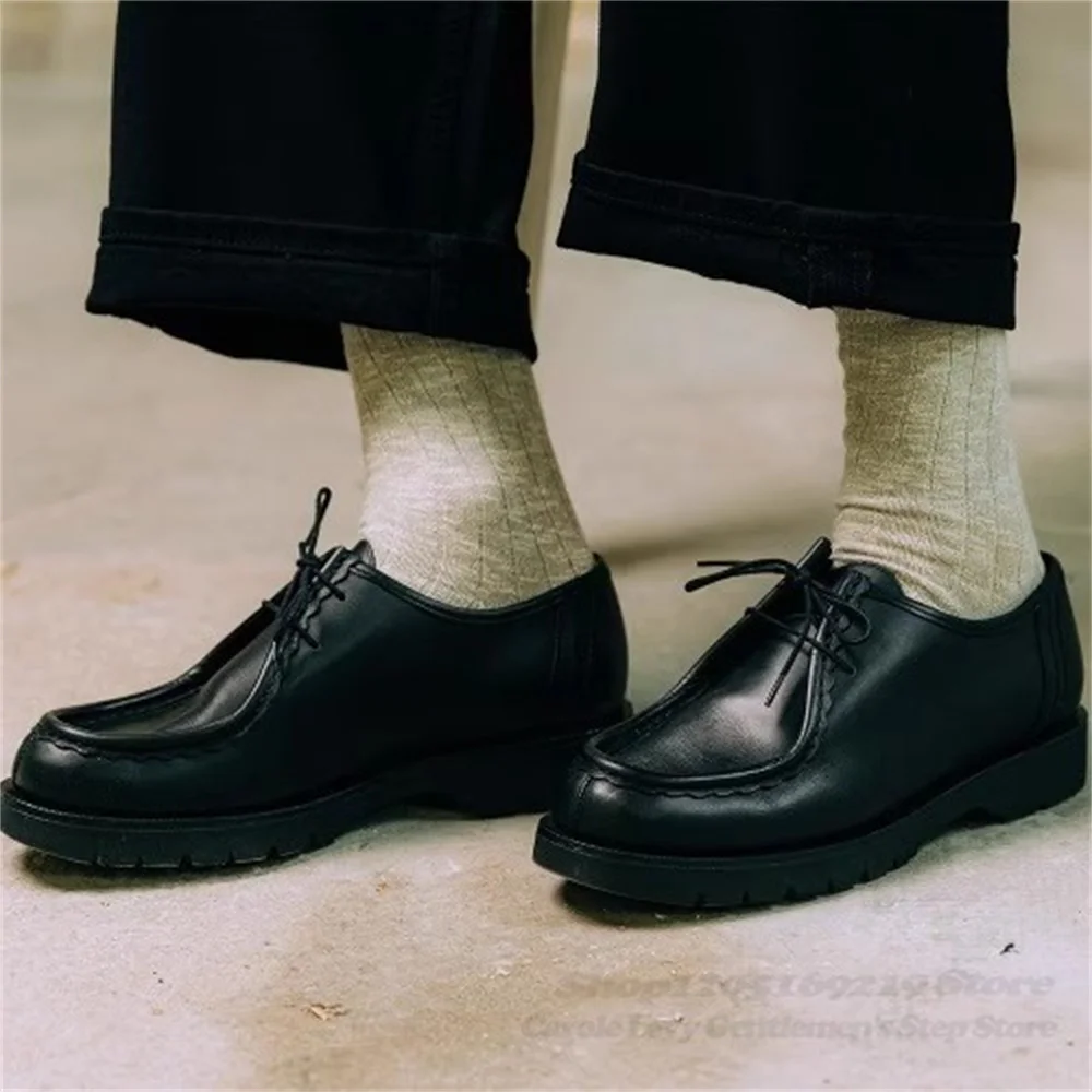 Black Riveted Structure Design Round Toe Casual Leather Shoes Men Thick Sole Lace Up Designer Brand 2025 New Classic Shoes