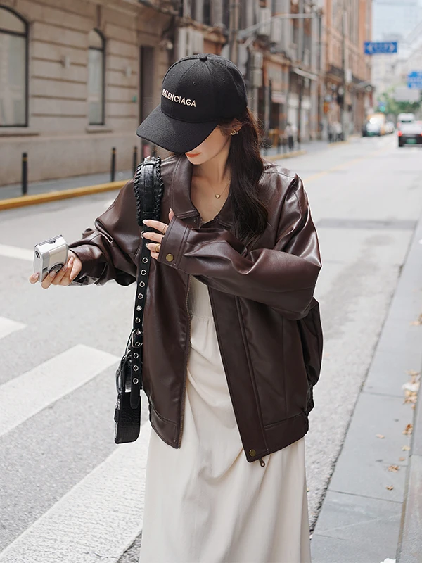 Nouvelle veste cool en similicuir PU pour femme, couleur café, printemps-automne, style tendance, fermeture éclair, coupe ample, manches longues, best-seller