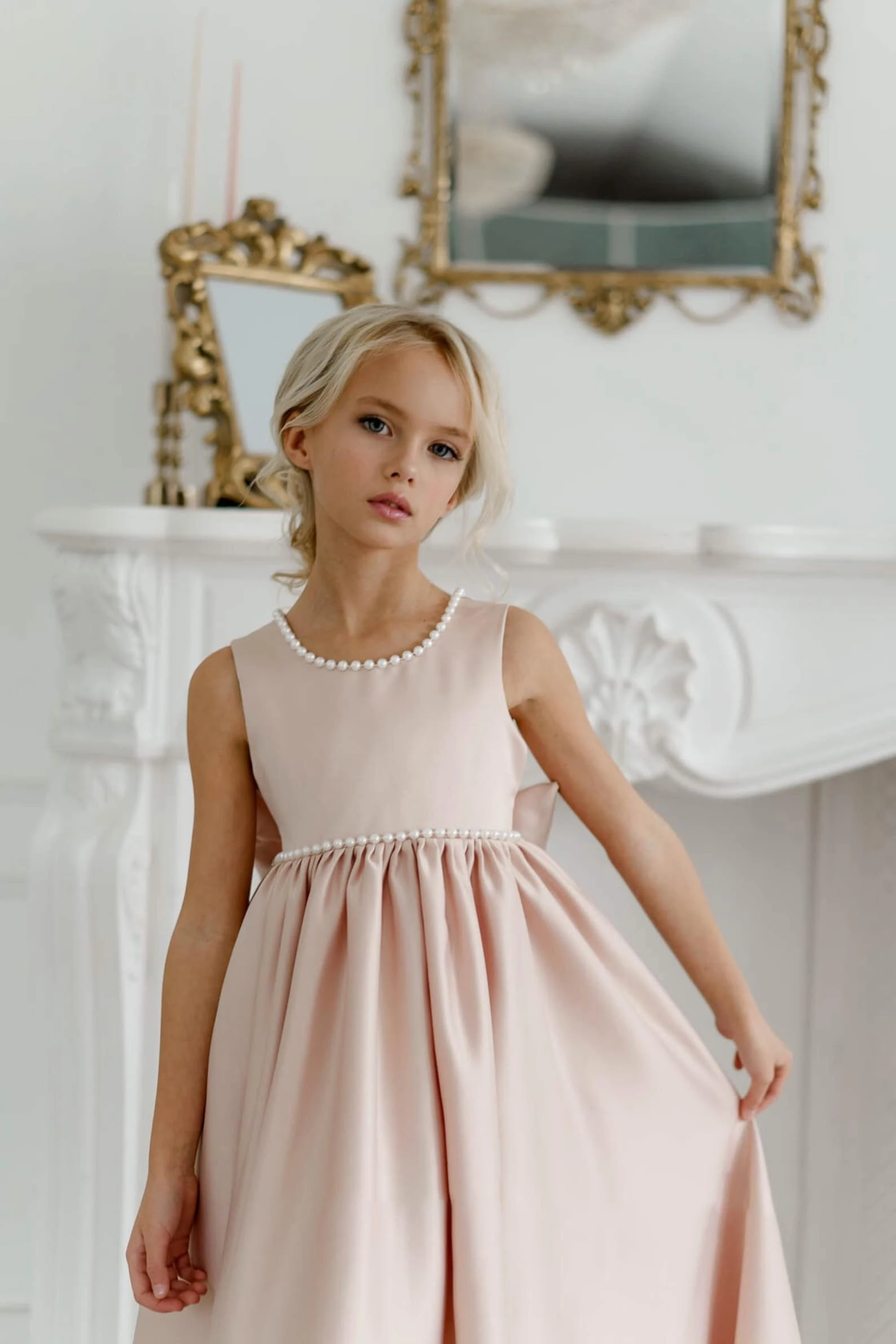 สาวยาวซาตินวัยรุ่นชุดแต่งงาน First Communion อย่างเป็นทางการชุดประกวดดอกไม้สาวชุดวันเกิด/ที่กําหนดเอง