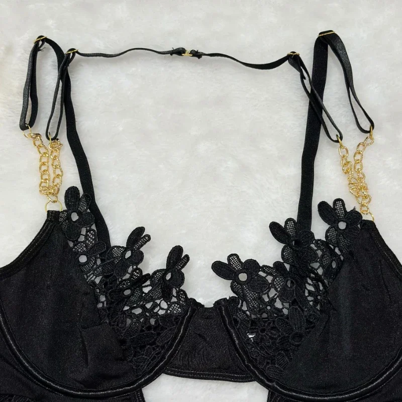 High-end lace hollow-out three-dimensional bikini set in black, alluring and sexy underwear