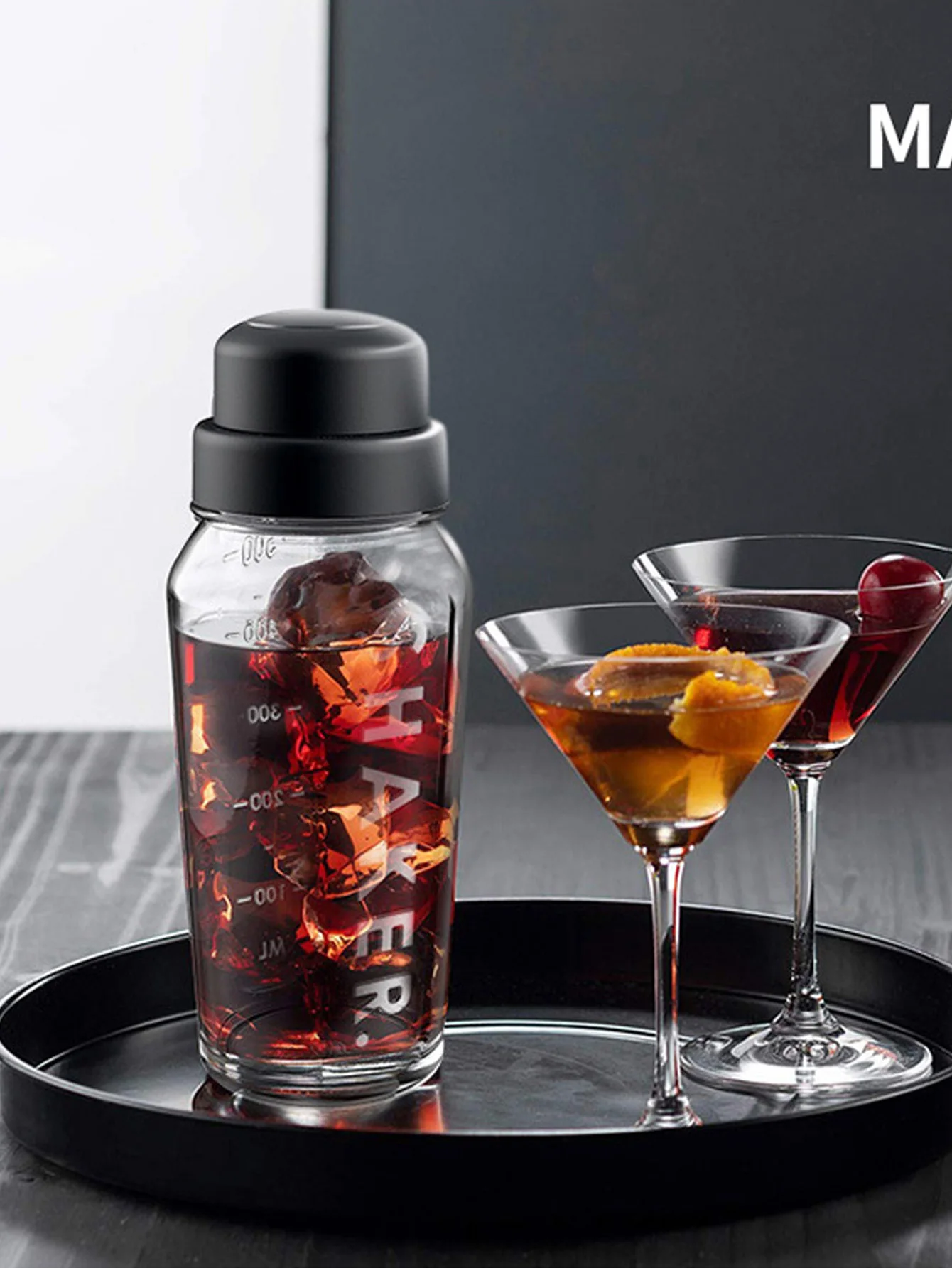 Glass Cocktail Shaker Martini Hand Shaker Cup with Scales 560ml Milk Tea Wine Drink Shaker Mixer Kitchen Bar Tool