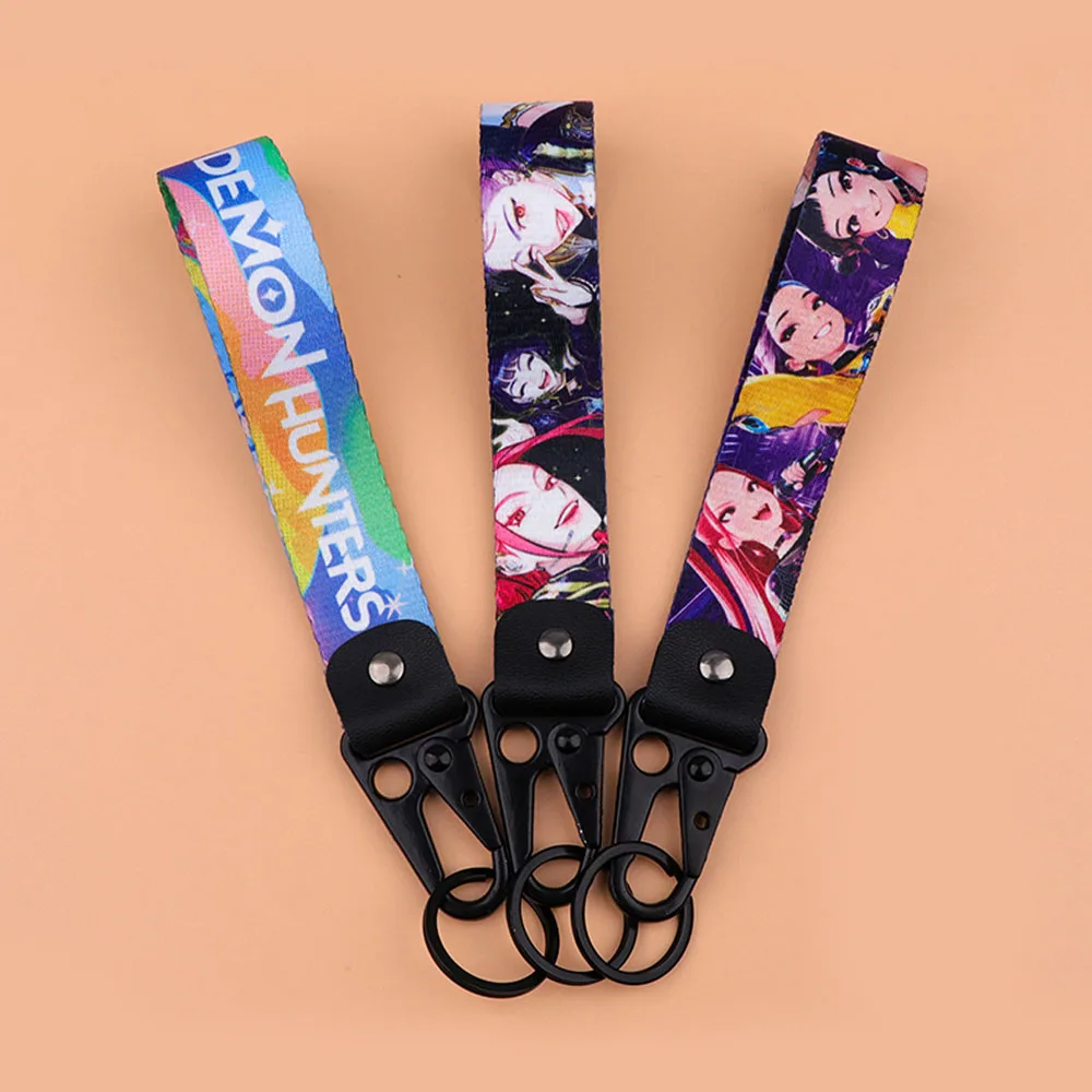 

KPOP Witch Hunter Group Fan Merch Eagle Claw Пряжка Брелок из сплава Кожаная тканая этикетка Тканевый Шарм Автомобильный брелок и подвеска для сумки