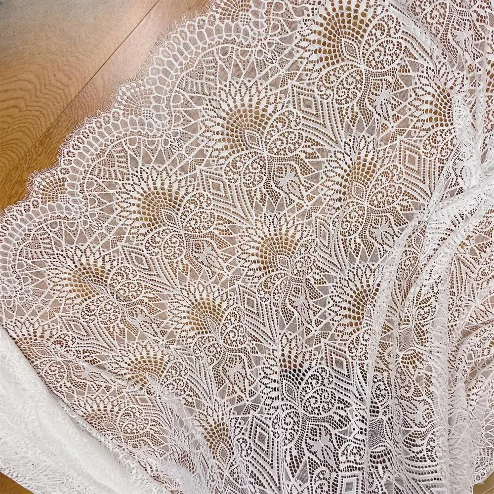 

New High Quality Eyelash Wedding Dress with Soft Lace Fabric and Geometric Flower Decorative Background Decoration Accessories