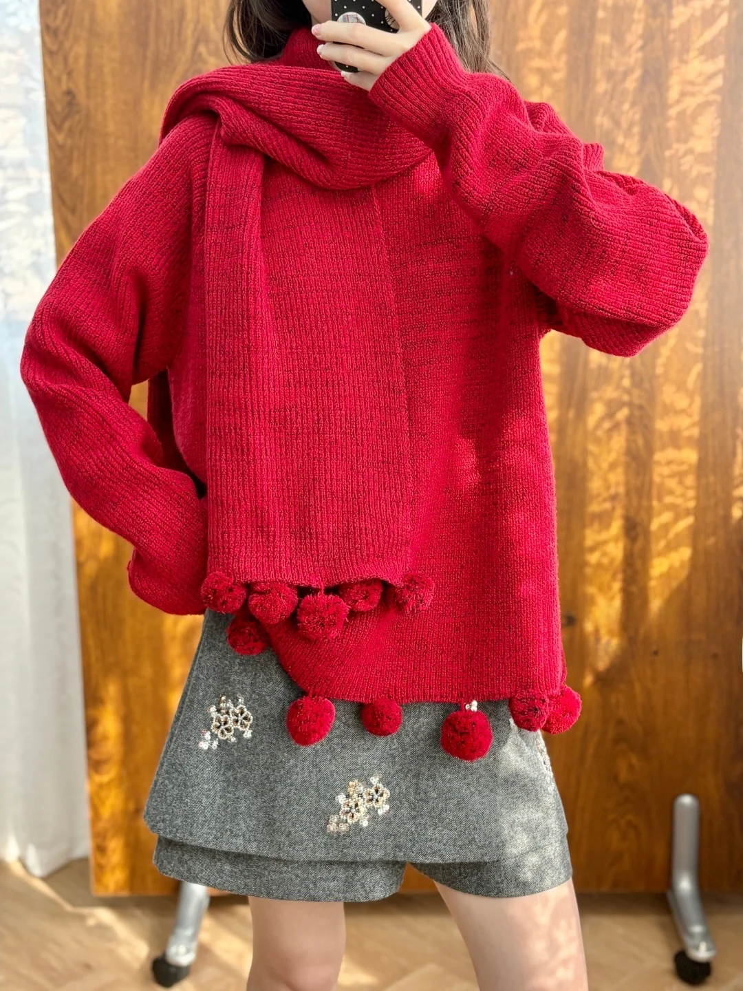 

2026 New round Neck Knitted Sweater Fashionable Red Small Plush Ball Design Scarf Included French Style Loose Fit Women's War...