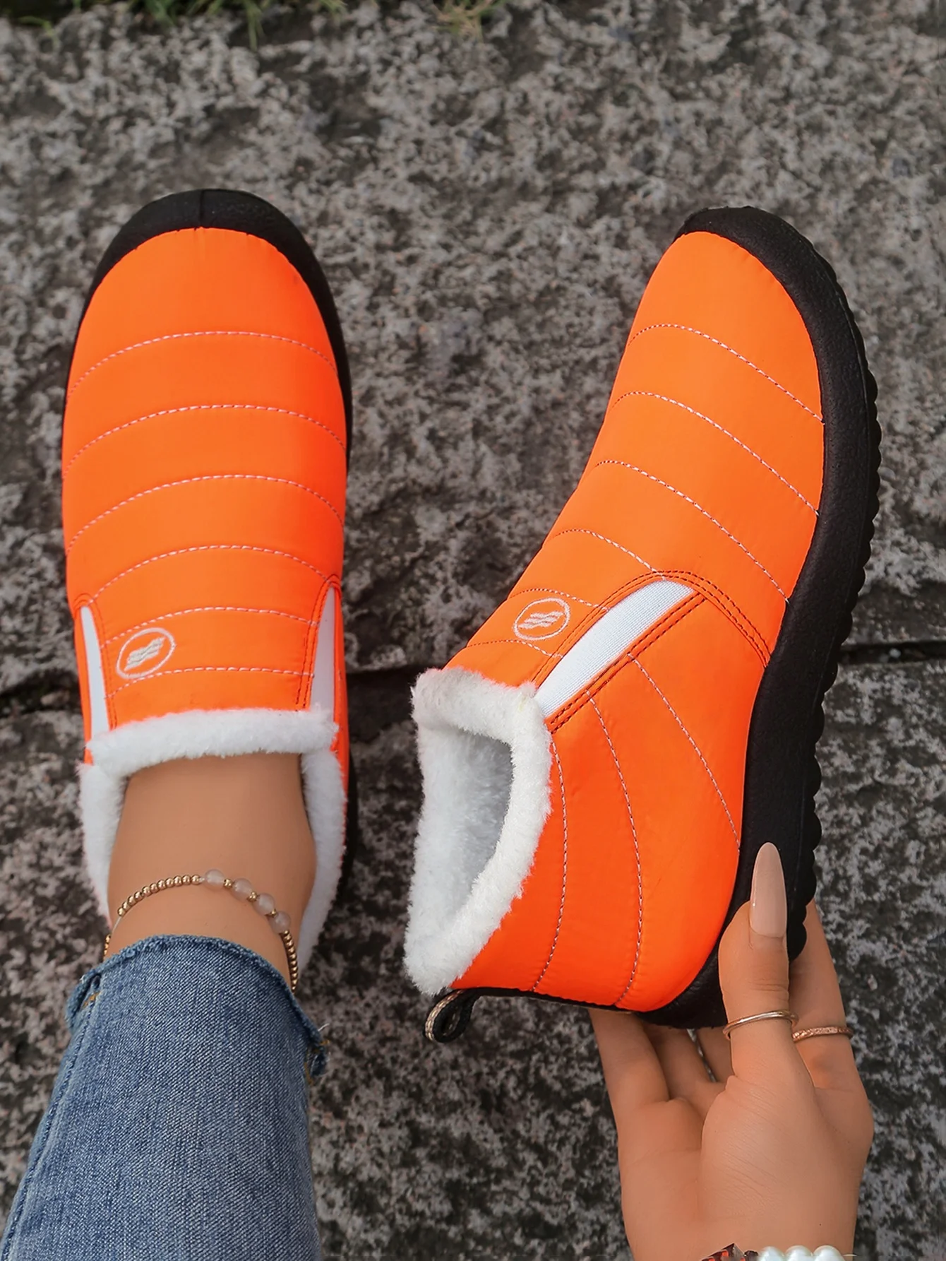 

Женская обувь, женская спортивная обувь, зимний флис и утолщенные теплые снежные хлопковые туфли с низким берцем, одношаговый морозостойкий хлопок.