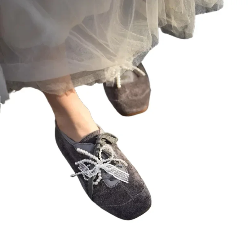 الأحذية النسائية 2025 الدانتيل يصل المرأة أحذية فلكنيز في الهواء الطلق النساء أحذية رياضية جولة تو سلسلة حبة ربطة القوس فيونكة السيدات حذاء كاجوال