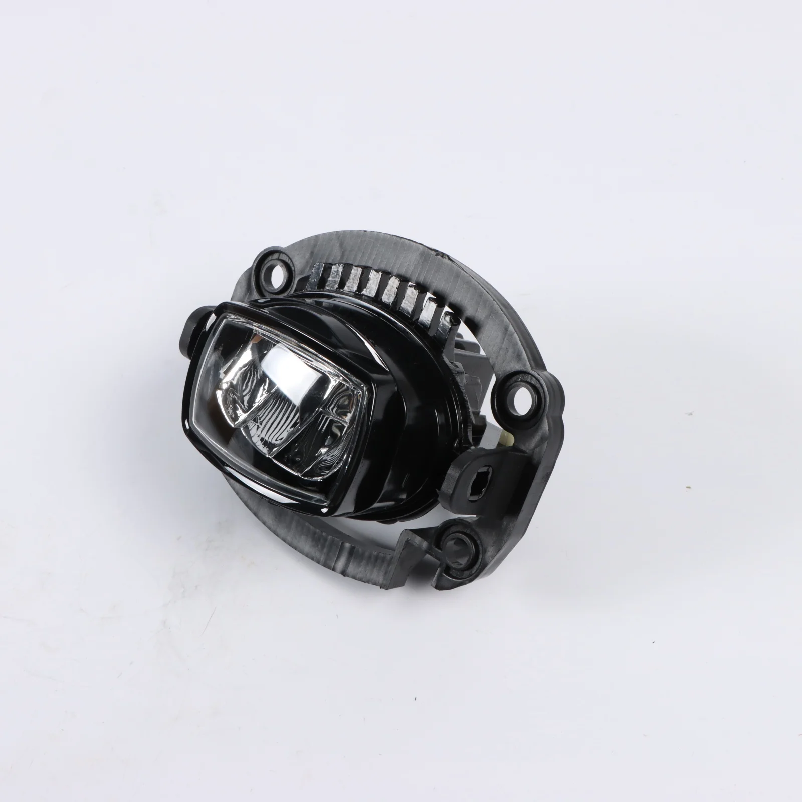 مصباح الضباب الأمامي (يسار أو يمين) 68470159AA لجزء ما بعد البيع لسيارة جيب كومباس 2022 قطعة واحدة جديدة تمامًا