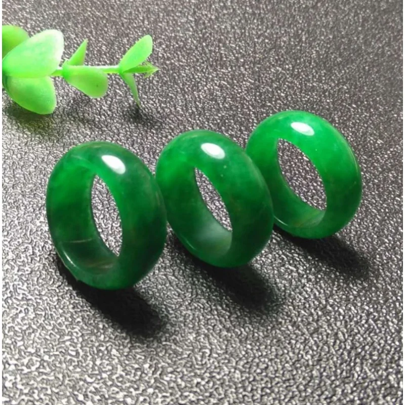 Factory Price Direct Supply Jade Jade Couple's Emperor Green Jade Ring Fashion Sun Green Malay Jade Ring