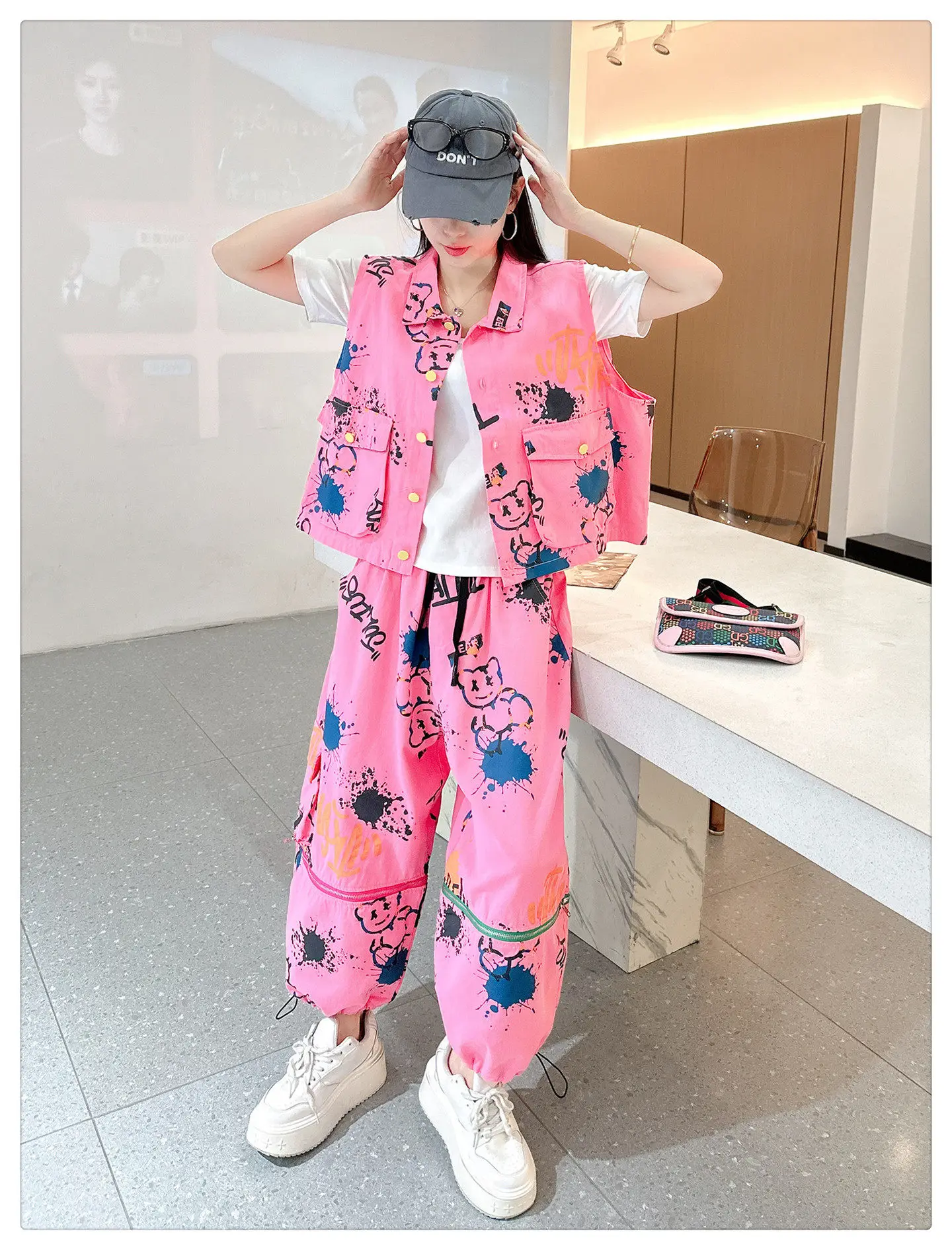 

Women White Print Vest Two Piece Set Sleeveless Top Harem Pants Hip Hop Streetwear Casual Oversized Spring Summer Outfit Wholesa