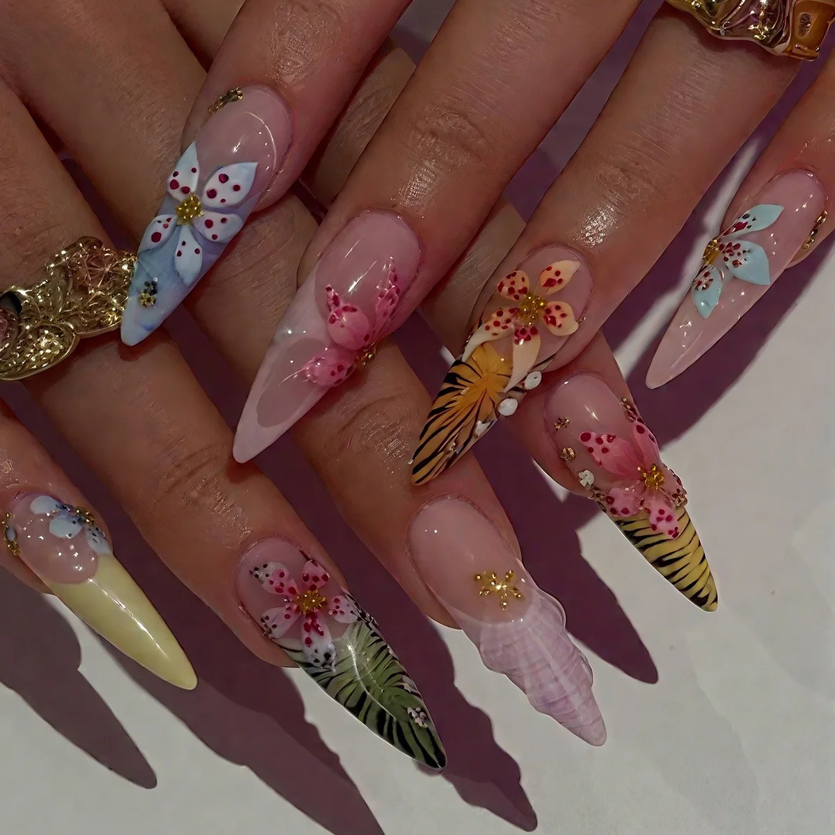 

Wearing armor ins style 3D stereo multi-color starfish flower long pointed nail fake nail nail patch