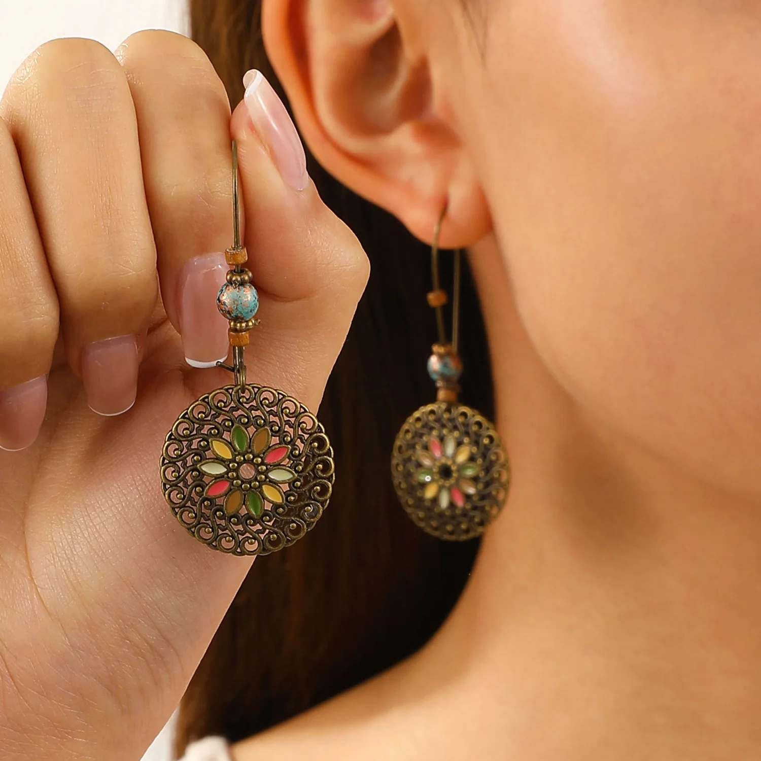 Retro Bohemian Hollow Flower Earrings For Women Jewelry 2024 Trending New Vintage Women\'s Drop Earrings Ethnic Accessories Gifts