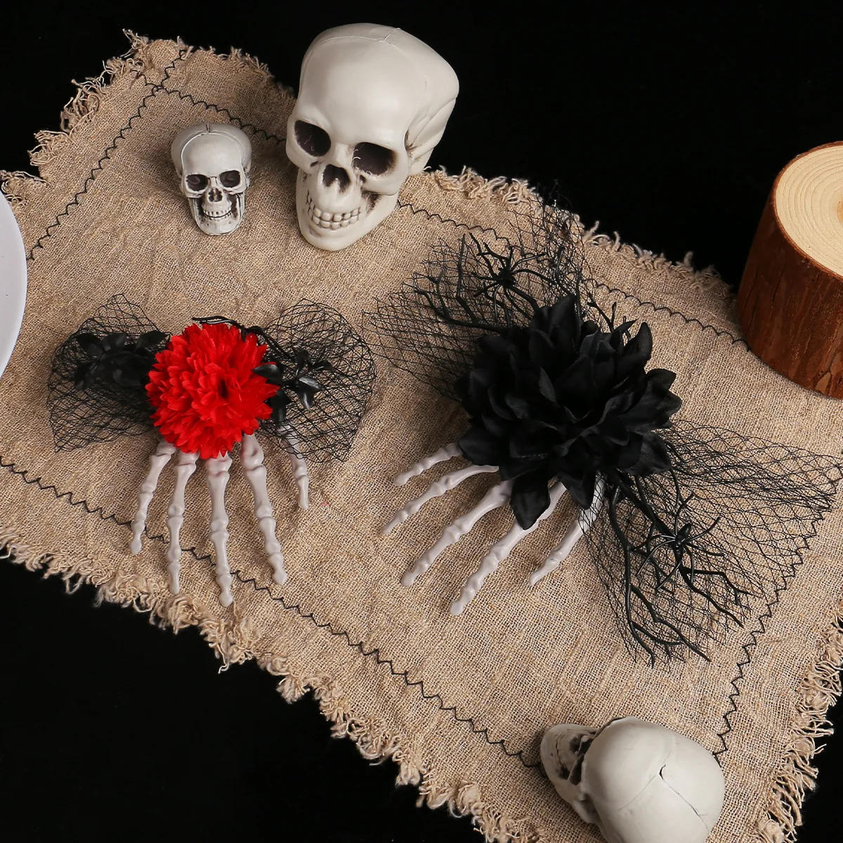 

Horror Skeleton Hand Bone Rose Flower Arrangement with Clip Halloween Strange Dress Up Mesh Dark Decoration