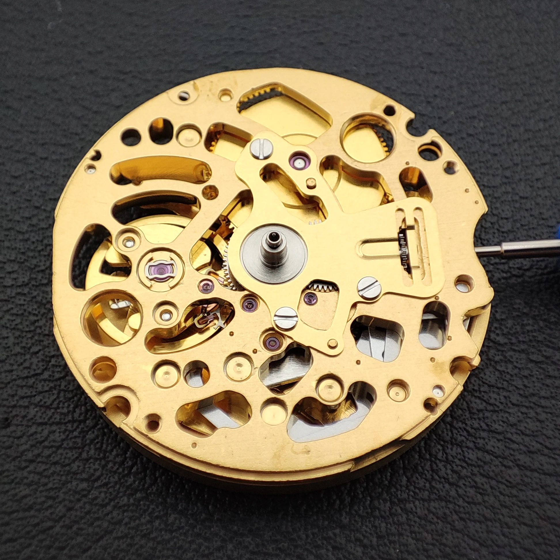 Gerakan NH71 Gerakan Otomatis Mekanis Kerangka Emas 24 Permata Ketepatan Tinggi Timekeeping 3 Tangan Gerakan Jam Tangan NH71A