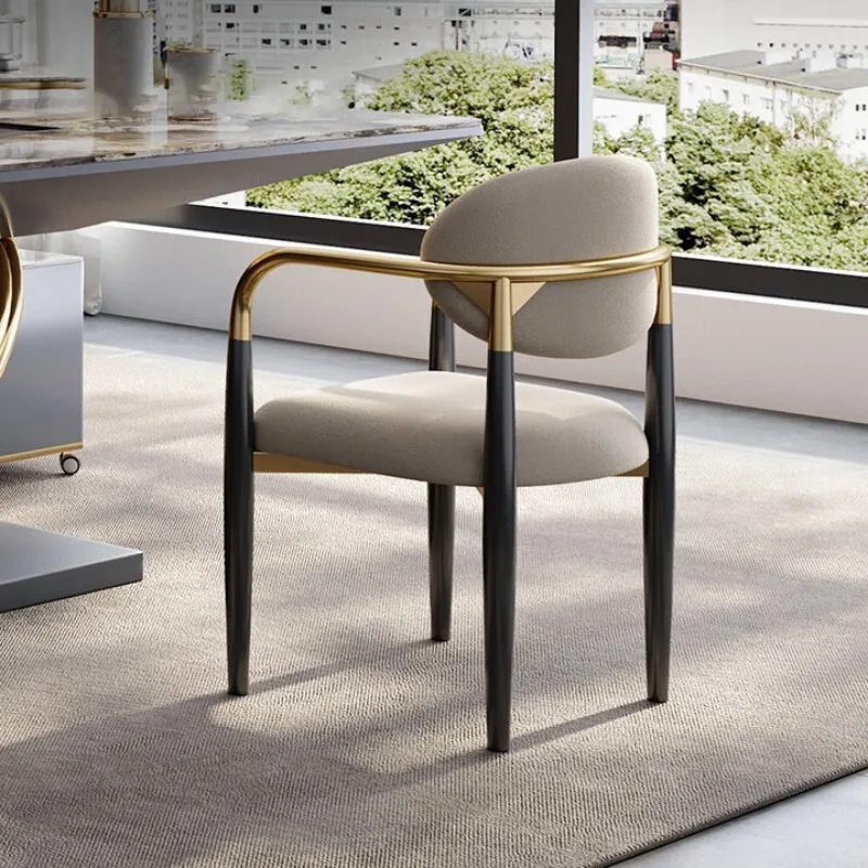 Cadeira moderna e minimalista com encosto nórdico para maquiagem