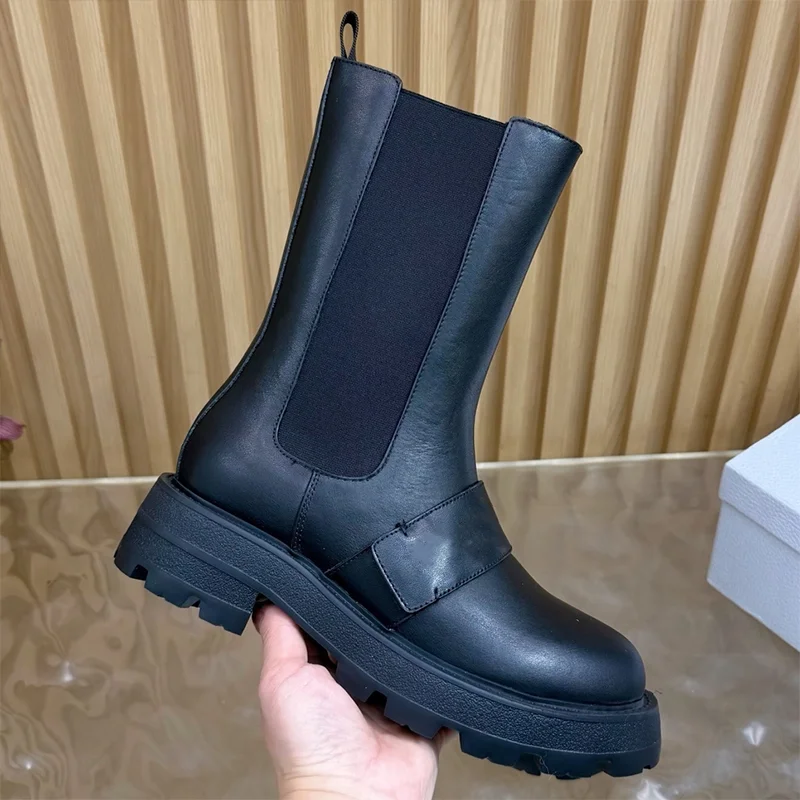รองเท้าบูทเชลซีหนังวัวแท้คุณภาพสูงสำหรับผู้หญิง คอลเลคชั่นฤดูใบไม้ร่วง/ฤดูหนาว ปี 2025 บุด้วยหนังแกะ รุ่น 25110403