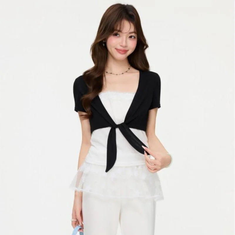 

Корейская белая кружевная футболка без бретелек с эффектом двухслойности и коротким рукавом, весна 2026, новая модная приталенная модель для женщин